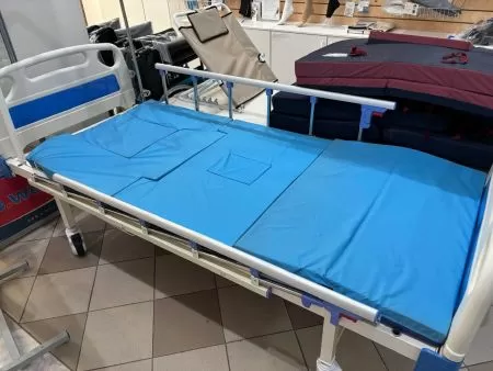 Матрас медицинский для кровати с туалетным устройством 190х90х6 см, потертости, пятна