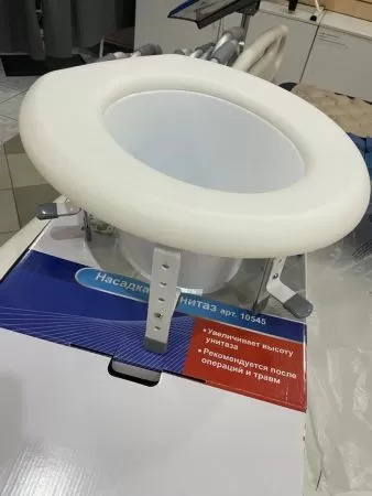 Насадка на унитаз Barry 10545 c регулировкой высоты, дефект крепления