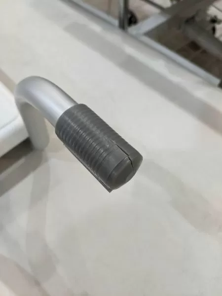 Сиденье для ванны Armed В00650 Доброта, на конце крепления трещина