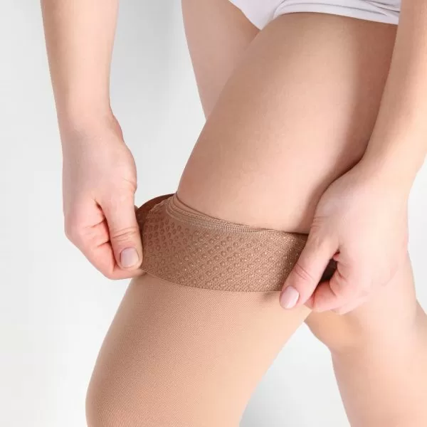 Чулки компрессионные IDEALISTA ID-300 унисекс 2 класс компрессии с закрытым носком и гладкой резинкой цвет карамель 