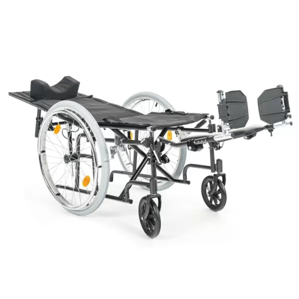 Кресло-коляска МЕТ PARTNER с регулировкой угла наклона спинки и подножек, ширина сиденья 45 см, колеса пневматические