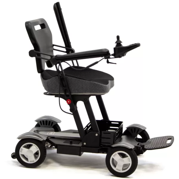 Кресло-коляска с электроприводом MET Compact Pro 4WS, артикул 20018, складная, с анатомическим сиденьем и системой подруливания задних колес