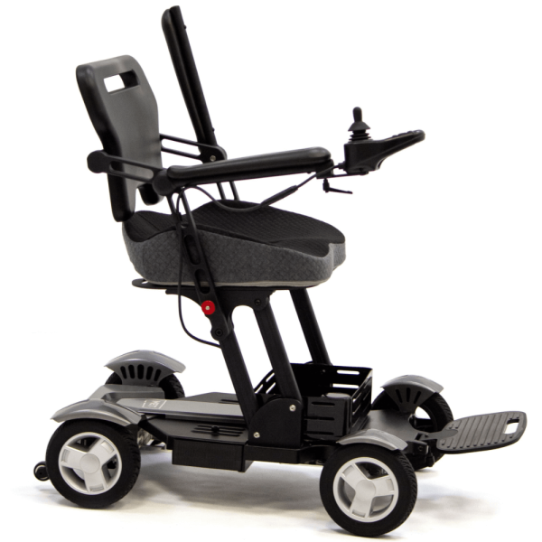 Кресло-коляска с электроприводом MET Compact Pro 4WS, артикул 20018, складная, с анатомическим сиденьем и системой подруливания задних колес